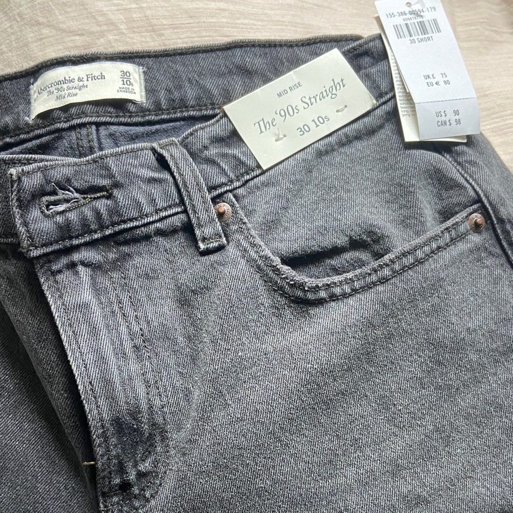 Abercrombie & Fitch The '90s Straight Mid Rise Jeans in Faded Black